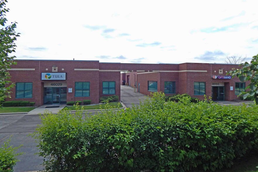 46029-46155 Five Mile Rd, Plymouth, MI à louer - Photo de l’immeuble – Image 2 sur 7