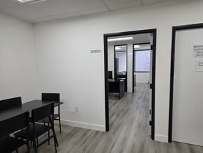 425 E Colorado St, Glendale, CA à louer Photo intérieure– Image 2 sur 7