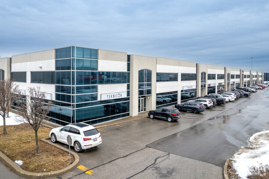 6221 Highway 7, Vaughan, ON à louer - Photo de l’immeuble – Image 1 sur 2