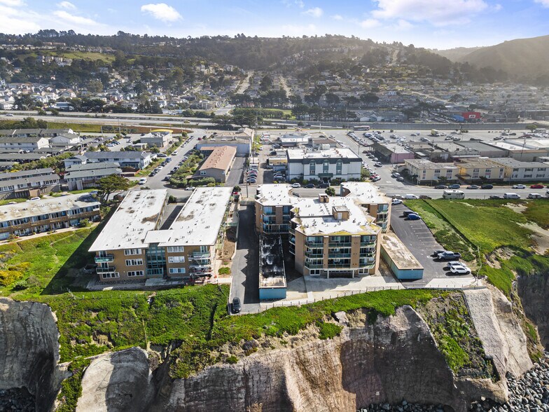 380 Esplanade Ave, Pacifica, CA à vendre - Photo de l’immeuble – Image 3 sur 23