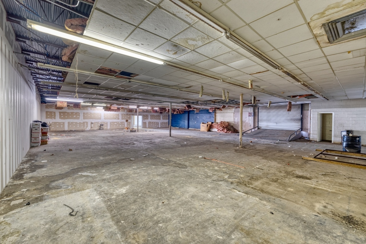 600-612 E Main St, Uvalde, TX à louer Photo intérieure– Image 1 sur 2