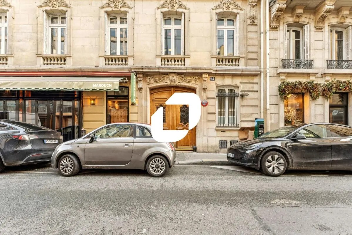 54 Rue De Ponthieu, Paris à louer Photo de l’immeuble– Image 1 sur 15