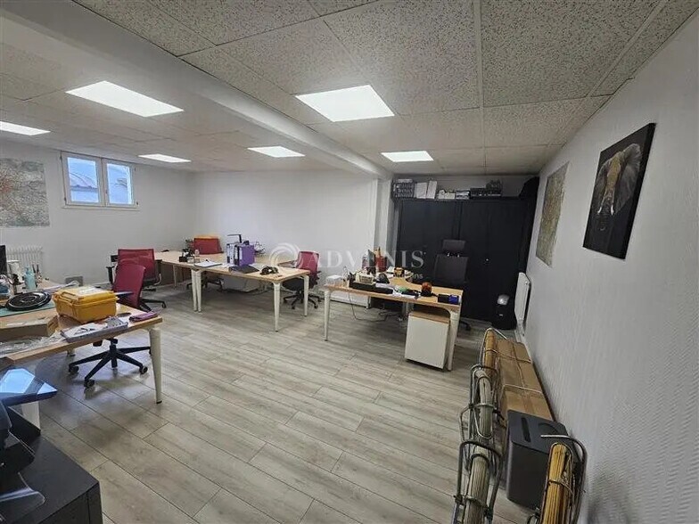 Bureau dans Neuilly-sur-Marne à louer - Photo de l’immeuble – Image 2 sur 6