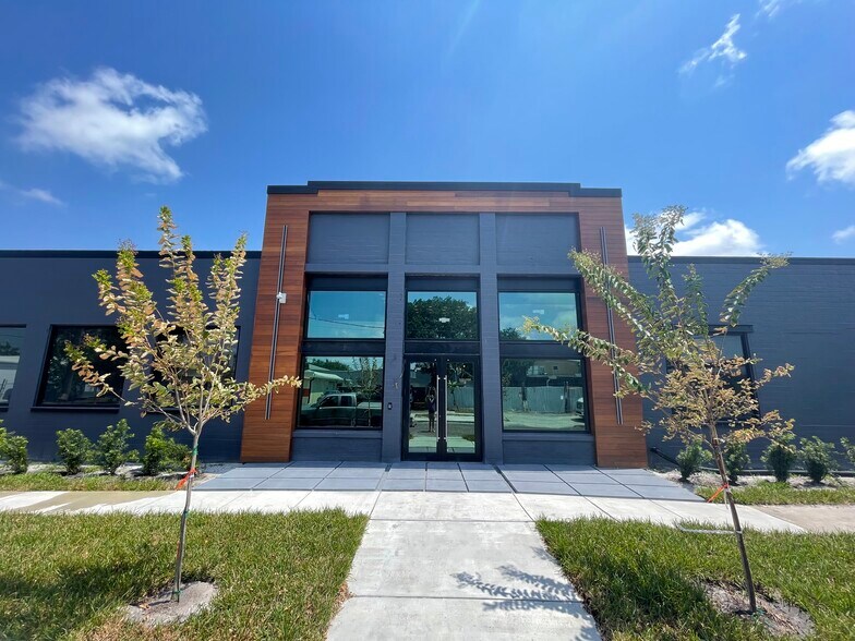 2233 3rd Ave S, Saint Petersburg, FL à louer - Photo de l’immeuble – Image 2 sur 13