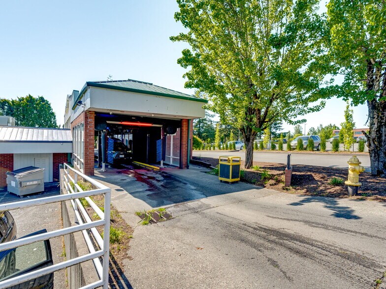 10189 SE Sunnyside Rd, Clackamas, OR à vendre - Photo de l’immeuble – Image 3 sur 29