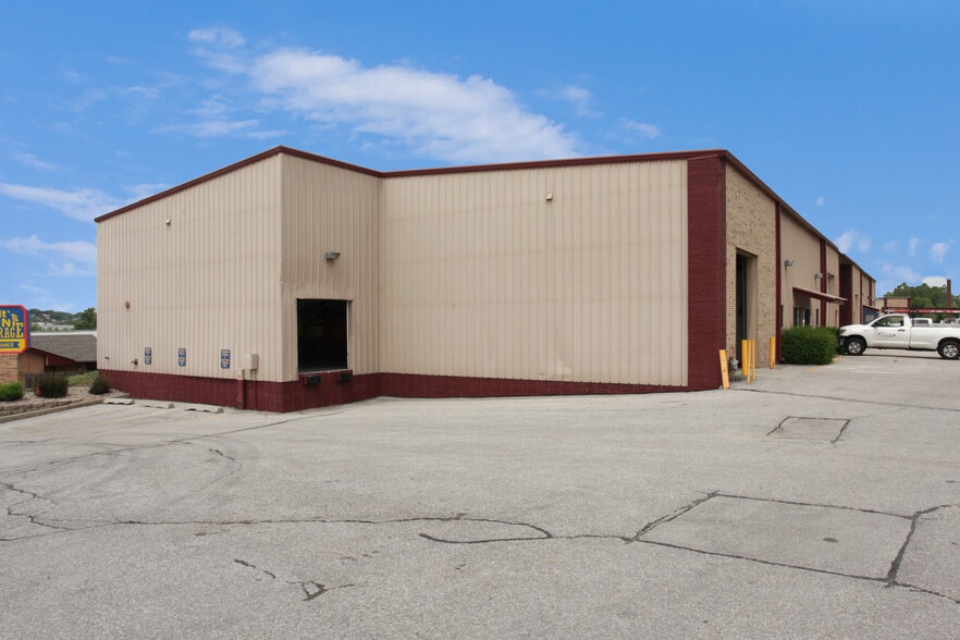 14007-14015 Industrial Rd, Omaha, NE à louer - Photo principale – Image 1 sur 3