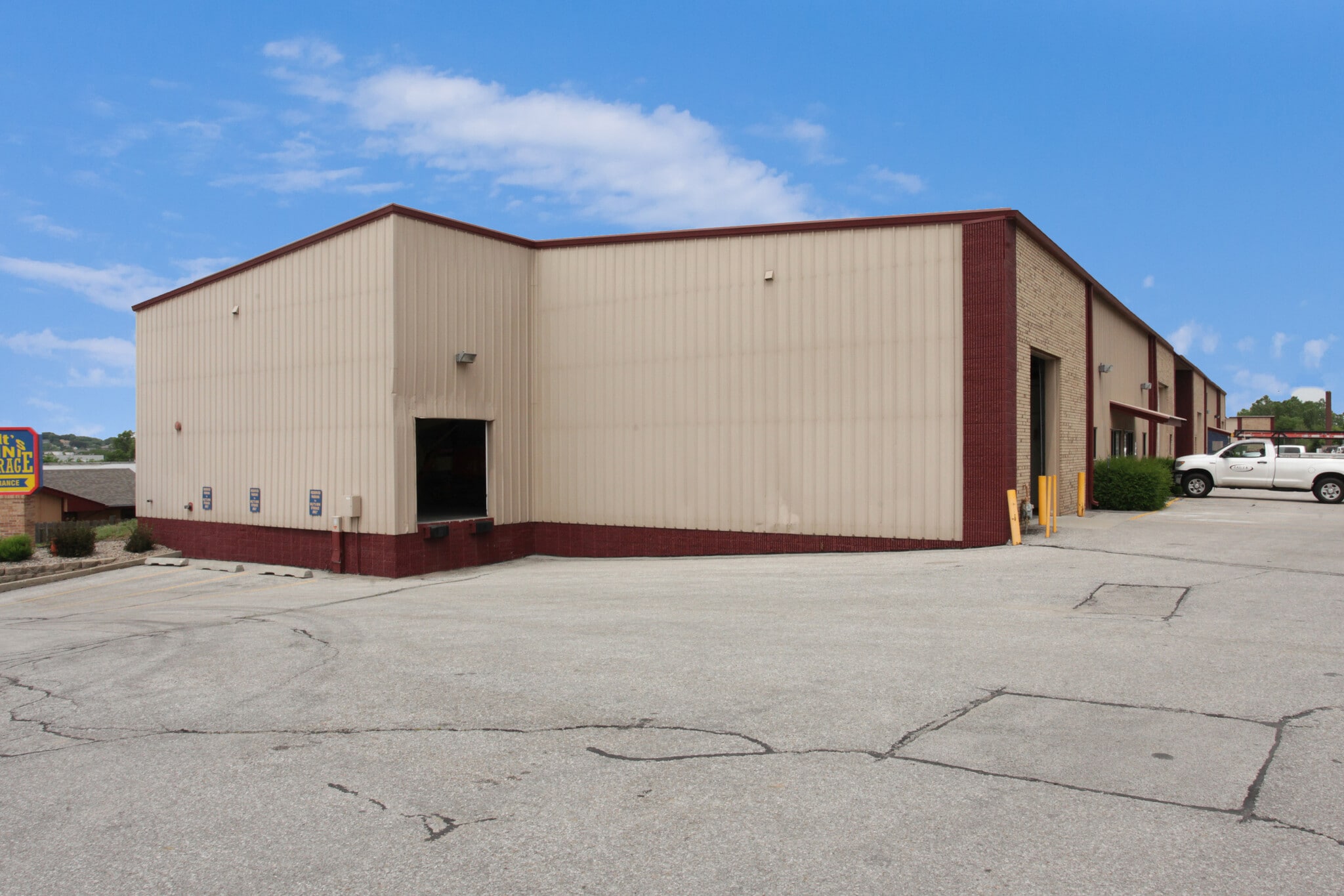 14007-14015 Industrial Rd, Omaha, NE à louer Photo principale– Image 1 sur 4