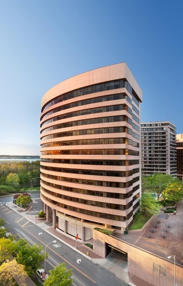 200 12th St S, Arlington, VA à louer - Photo principale – Image 1 sur 2