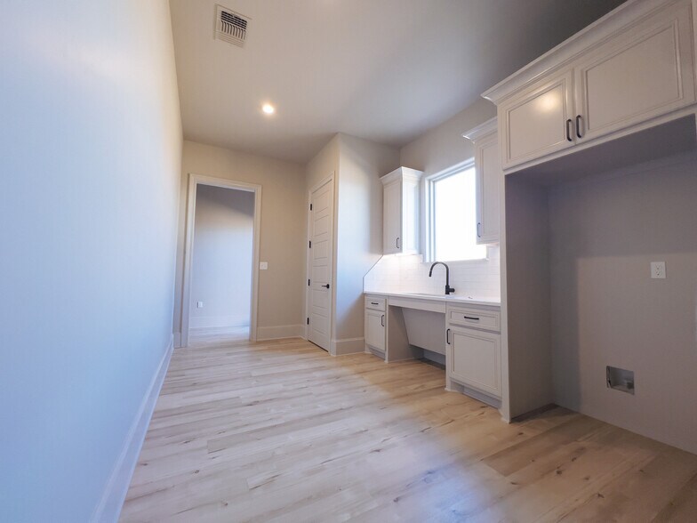 7710 Milwaukee Ave, Lubbock, TX à vendre - Photo intérieure – Image 2 sur 5