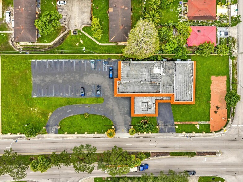2321 NW 62nd St, Miami, FL à vendre - Aérien – Image 2 sur 13