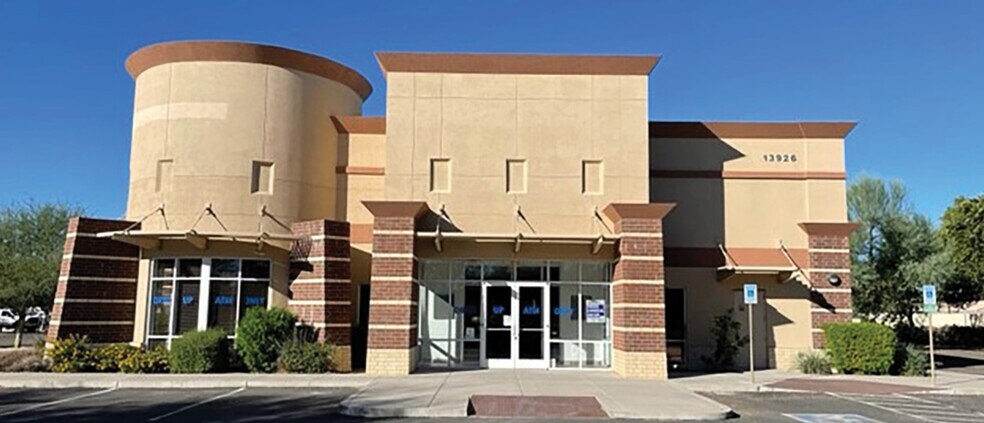 13926 W Bell Rd, Surprise, AZ à louer - Photo de l’immeuble – Image 1 sur 13