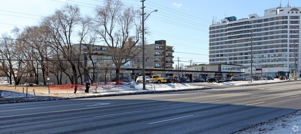 2157-2183 Lawrence Ave E, Toronto, ON à louer - Photo de l’immeuble – Image 2 sur 8