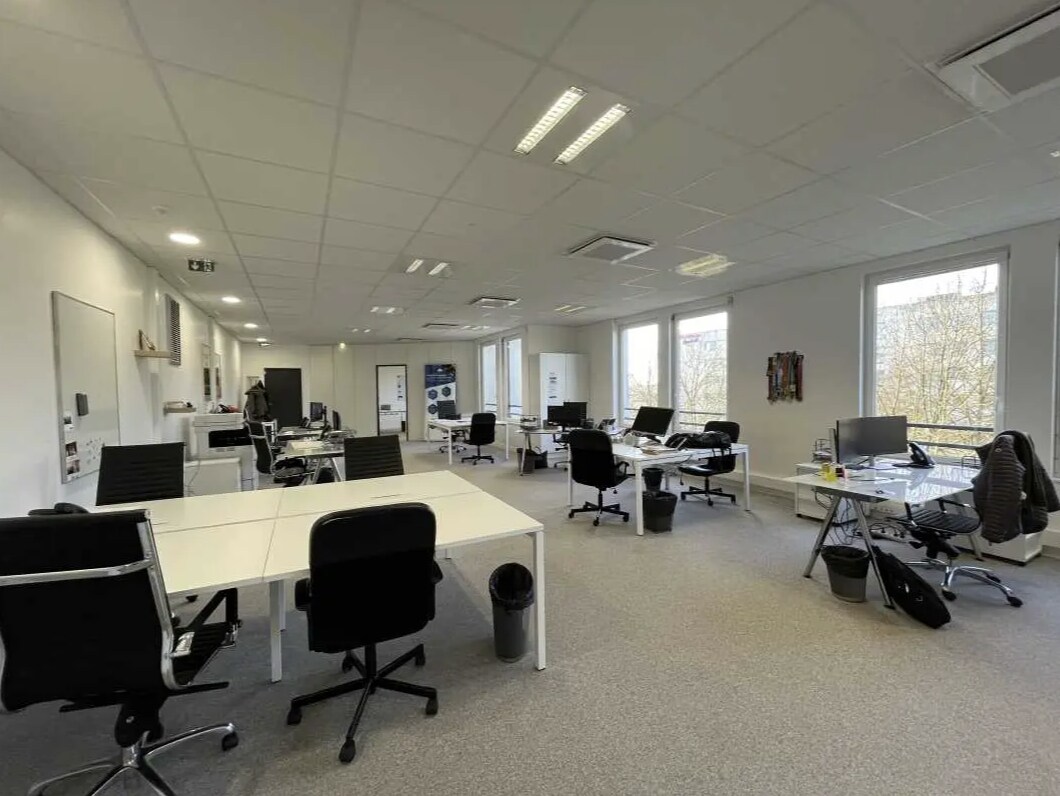 Bureau dans Chessy à louer Photo intérieure– Image 1 sur 4