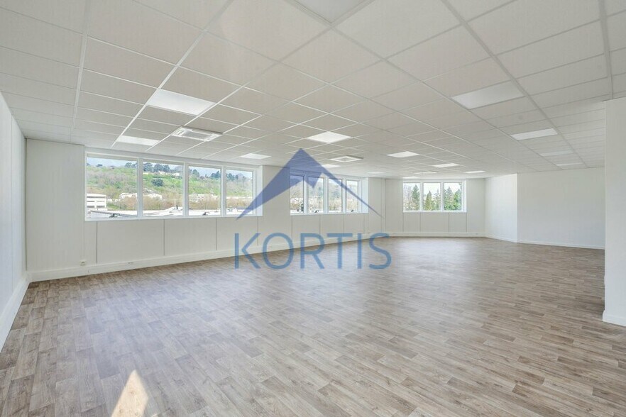Bureau dans Saint-Genis-Laval à louer - Photo intérieure – Image 3 sur 6