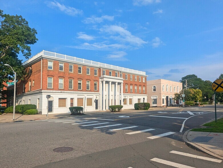 57-65 Hilton Ave, Garden City, NY à louer - Photo de l’immeuble – Image 1 sur 17