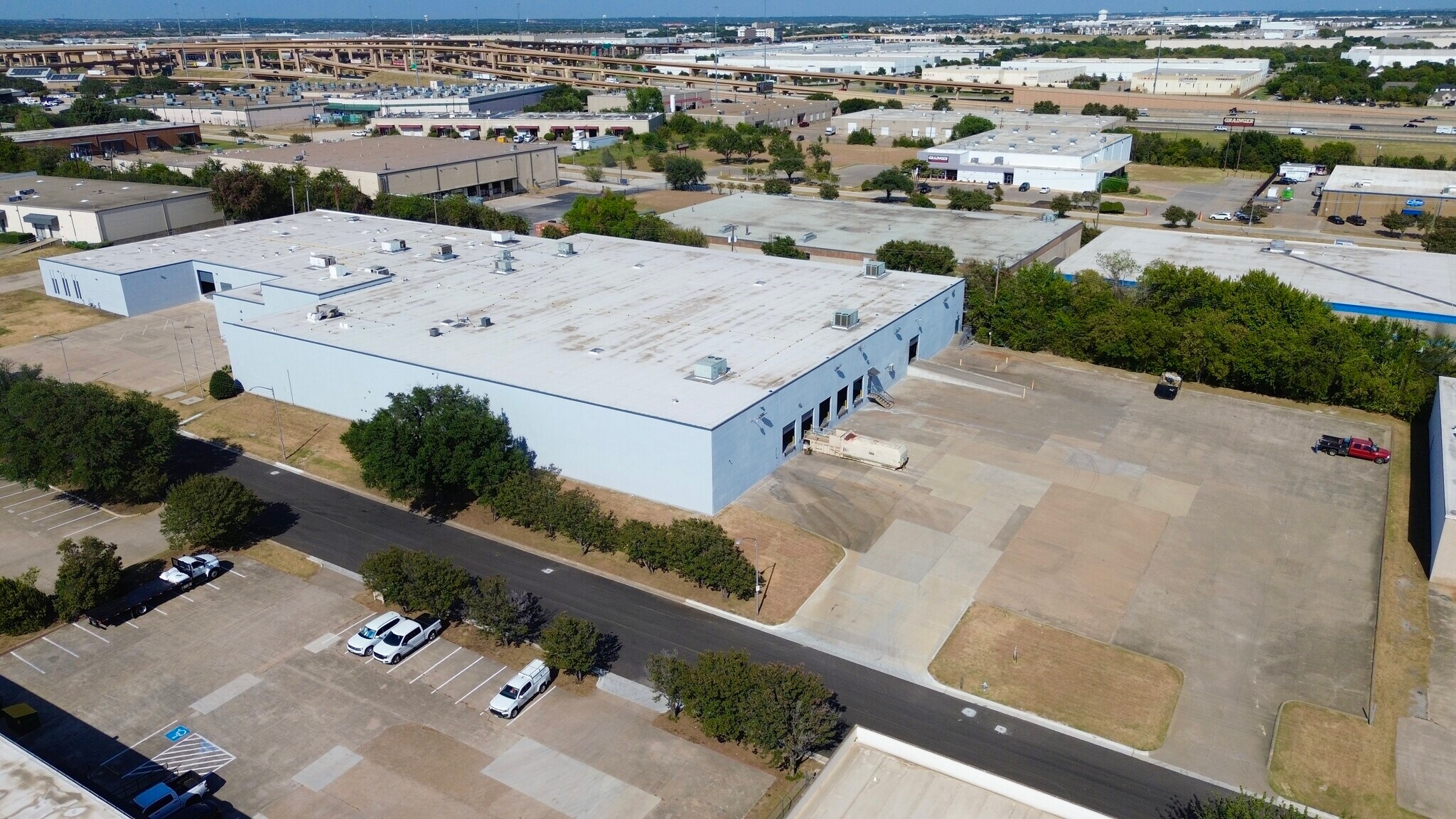 5050 Rondo Dr, Fort Worth, TX à louer Photo de l’immeuble– Image 1 sur 6