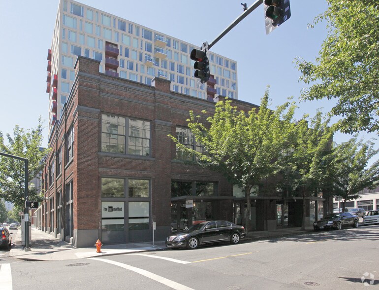 904-916 NW Hoyt St, Portland, OR à louer - Photo de l’immeuble – Image 2 sur 10