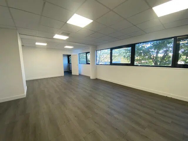 Bureau dans Torcy à louer - Photo de l’immeuble – Image 1 sur 4