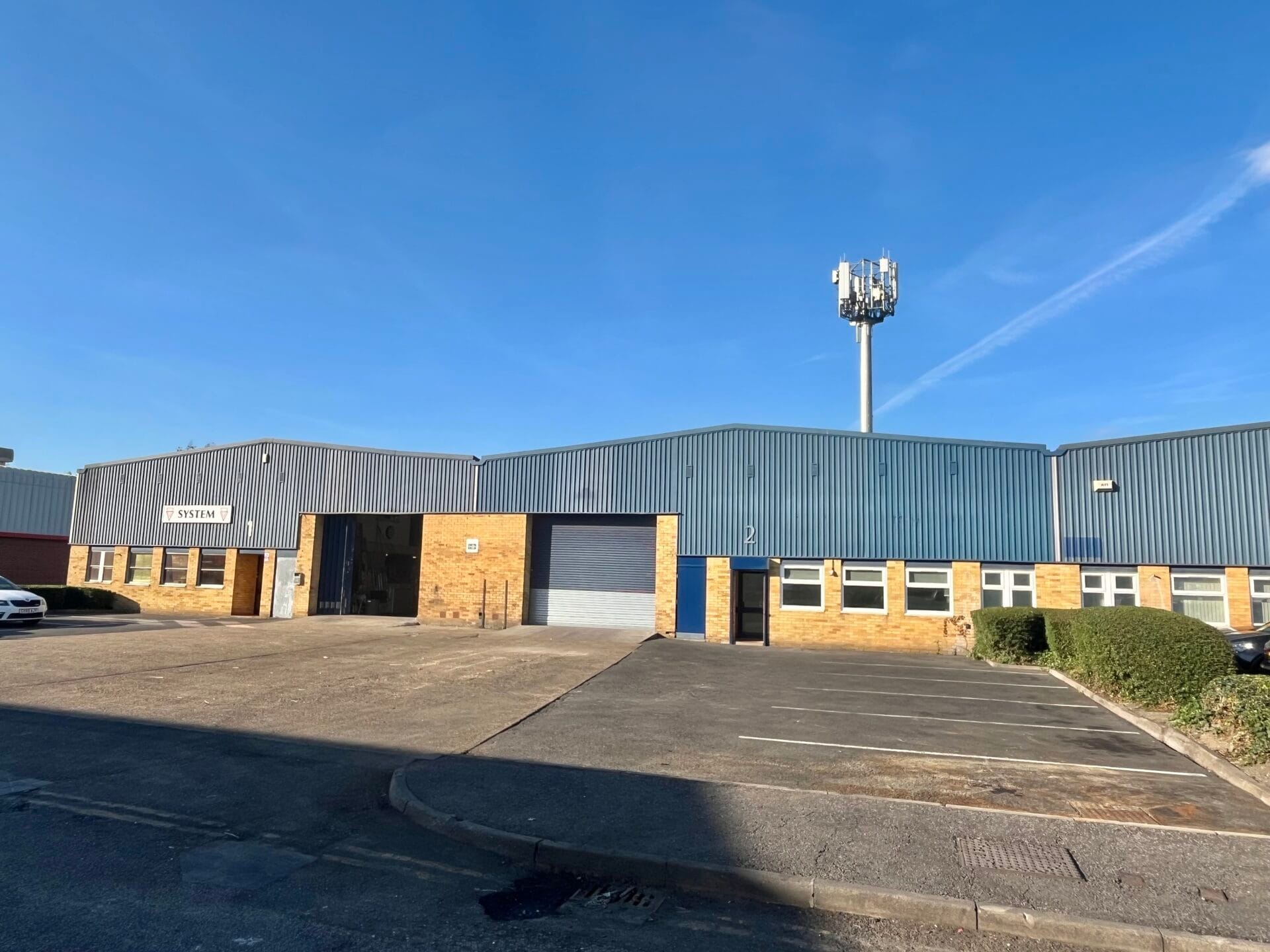 Liddall Way, West Drayton à louer Photo principale– Image 1 sur 4