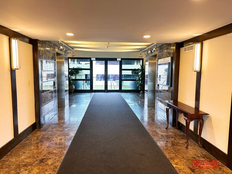 25 W Cedar St, Pensacola, FL à vendre - Photo intérieure – Image 3 sur 9