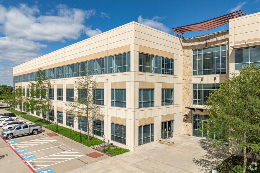 7460 Warren Pky, Frisco, TX à louer - Photo principale – Image 1 sur 14