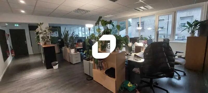 Bureau dans Aubervilliers à louer - Photo de l’immeuble – Image 3 sur 9