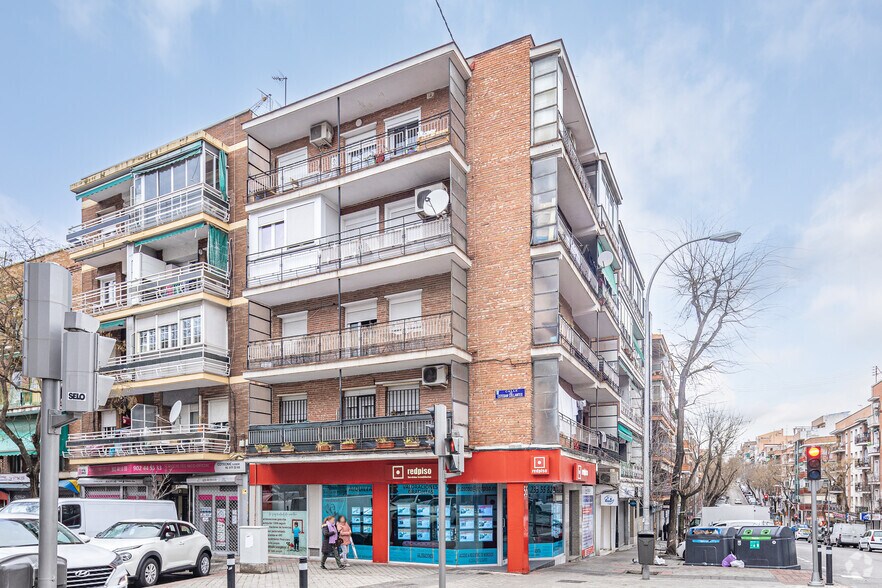 Immeuble residentiel dans Madrid, Madrid à vendre - Photo de l’immeuble – Image 2 sur 2
