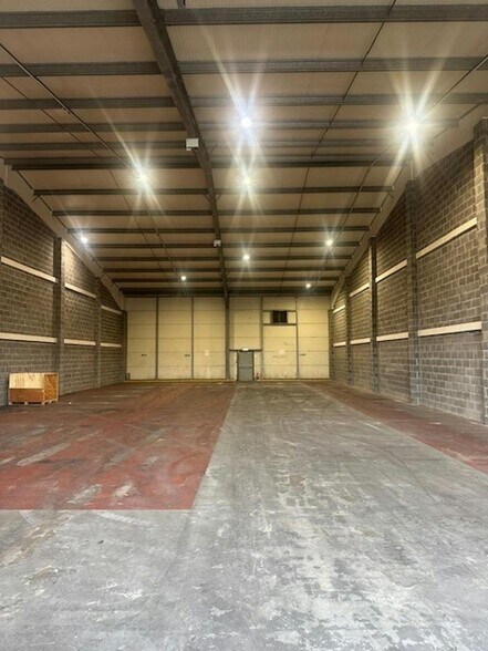 2 Roundwood Dr, St Helens à louer - Photo de l’immeuble – Image 2 sur 4