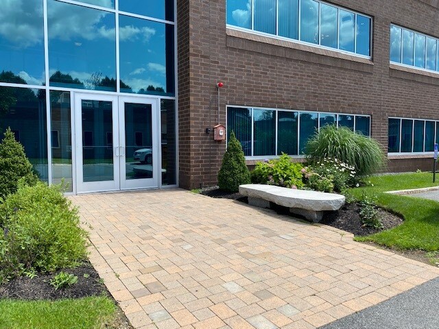 107 Audubon Rd, Wakefield, MA à louer - Photo de l’immeuble – Image 3 sur 18