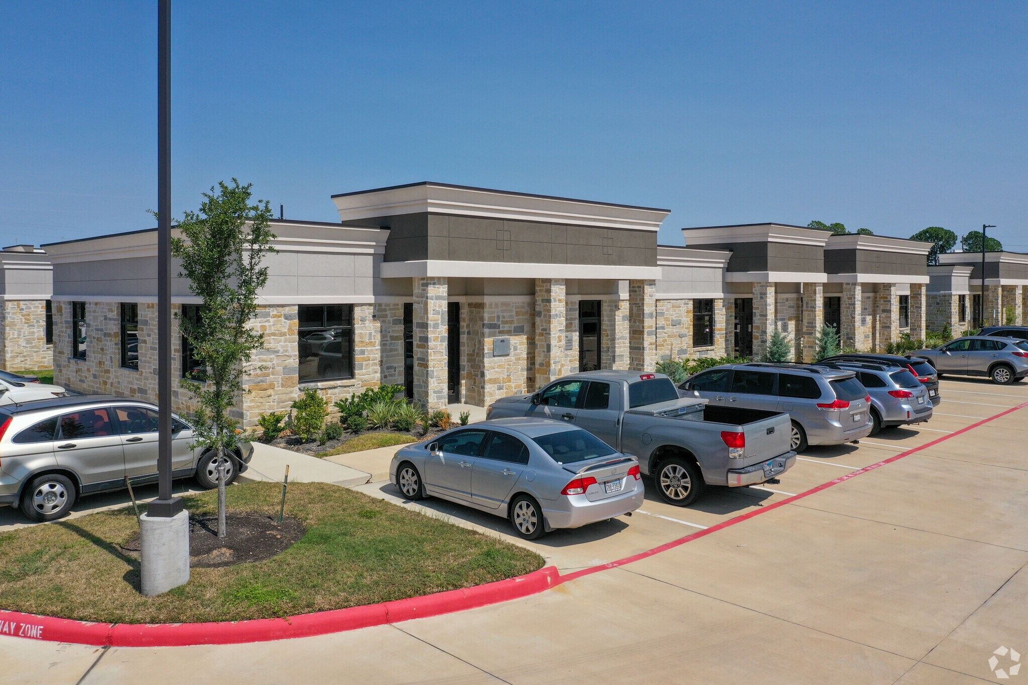 633 E Fernhurst Dr, Katy, TX à louer Photo principale– Image 1 sur 21