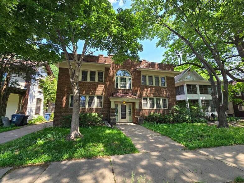 707-709 5th St SE, Minneapolis, MN à vendre - Photo de l’immeuble – Image 1 sur 39