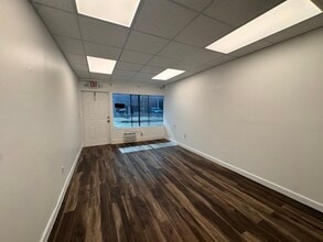 3501-3531 NW 19th St, Fort Lauderdale, FL à louer Photo intérieure– Image 1 sur 4