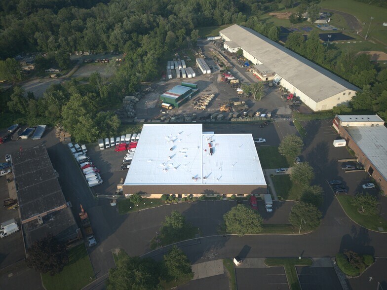 1701 Loretta Ave, Feasterville, PA à louer - Photo de l’immeuble – Image 3 sur 4