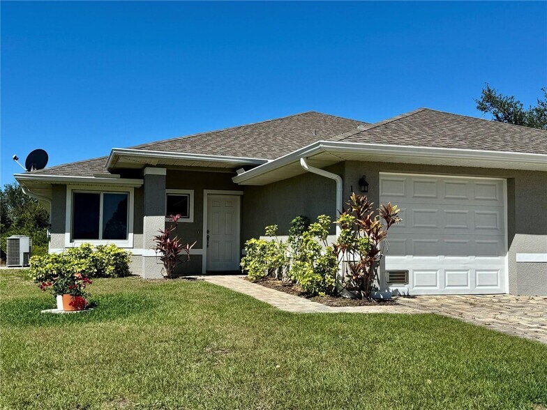10141 & 10143 Amicola St, Port Charlotte, FL à vendre - Photo de l’immeuble – Image 2 sur 15