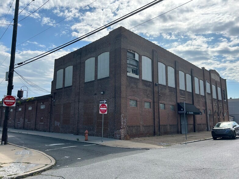 2221 E Clearfield St, Philadelphia, PA à vendre - Photo de l’immeuble – Image 3 sur 18