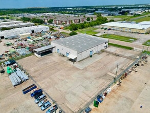 18155 Chisholm Trl, Houston, TX à vendre Photo de l’immeuble– Image 1 sur 8