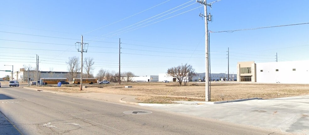 6050 S 129th East Ave, Tulsa, OK à vendre - Photo de l’immeuble – Image 2 sur 4