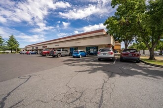 1205-1350 Plaza Blvd, Central Point, OR à louer Photo intérieure– Image 1 sur 28