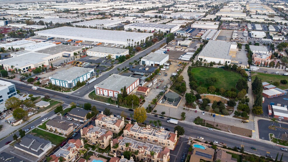 2023 S Bon View Ave, Ontario, CA à vendre - Photo de l’immeuble – Image 3 sur 47