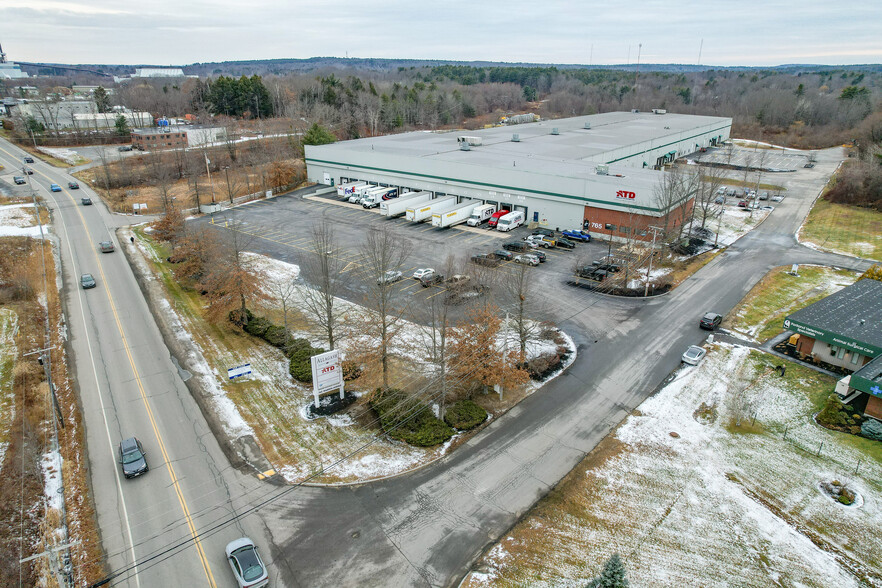 765 Warren Ave, Portland, ME à louer - Photo de l’immeuble – Image 1 sur 12