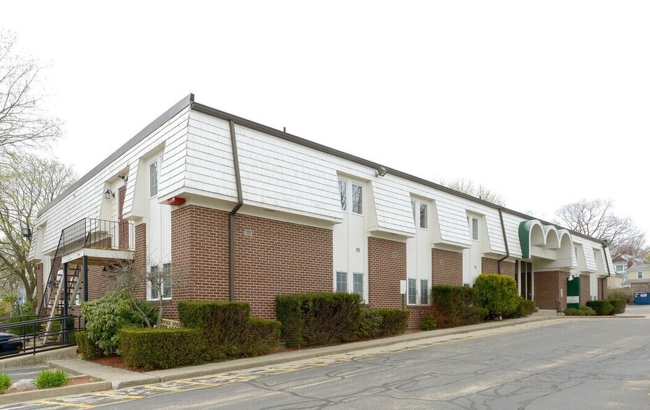 126 Prospect St, Pawtucket, RI à vendre - Photo de l’immeuble – Image 2 sur 15