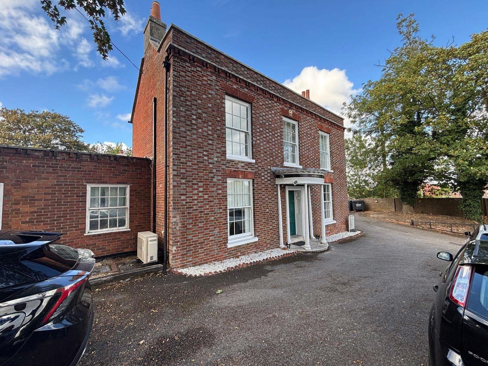 99 Gosport Rd, Fareham à louer Photo principale– Image 1 sur 2