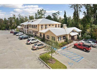 1261 W Causeway Approach, Mandeville, LA à louer Photo de l’immeuble– Image 1 sur 7