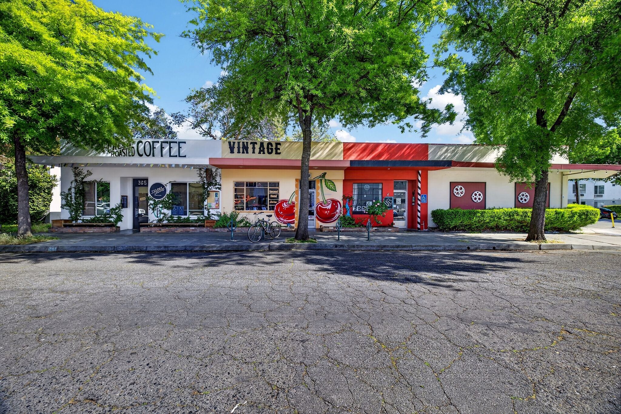 351 E 6th St, Chico, CA à vendre Photo de l’immeuble– Image 1 sur 10