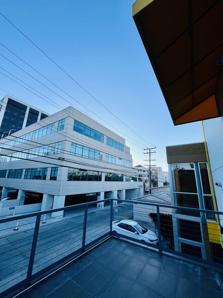 1347 19th St, Santa Monica, CA à louer - Photo de l’immeuble – Image 2 sur 7