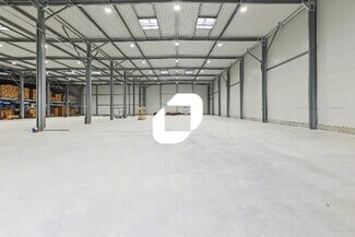 Plus de détails pour Local d'activités à louer