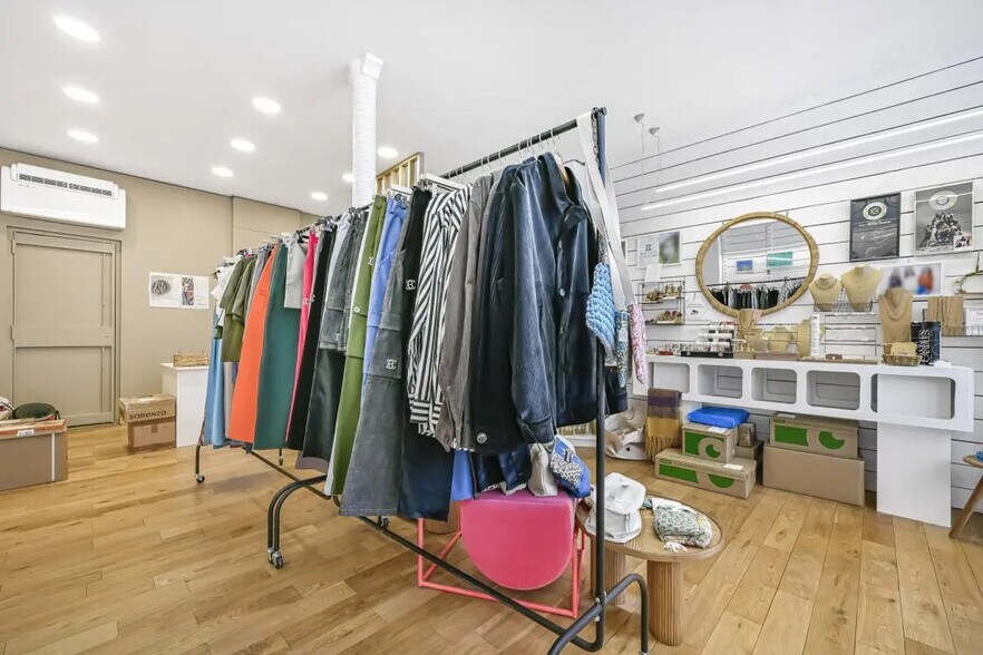 Local commercial dans Issy-les-Moulineaux à louer - Photo intérieure – Image 2 sur 5