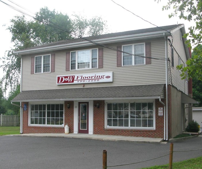 33 Kuser Rd, Trenton, NJ à vendre - Photo principale – Image 1 sur 5