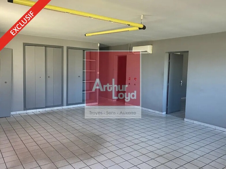 Industriel/Logistique dans Barberey-Saint-Sulpice à louer - Photo de l’immeuble – Image 2 sur 10