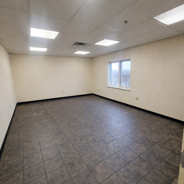 47 Slade St, Fall River, MA à louer - Photo de l’immeuble – Image 3 sur 23